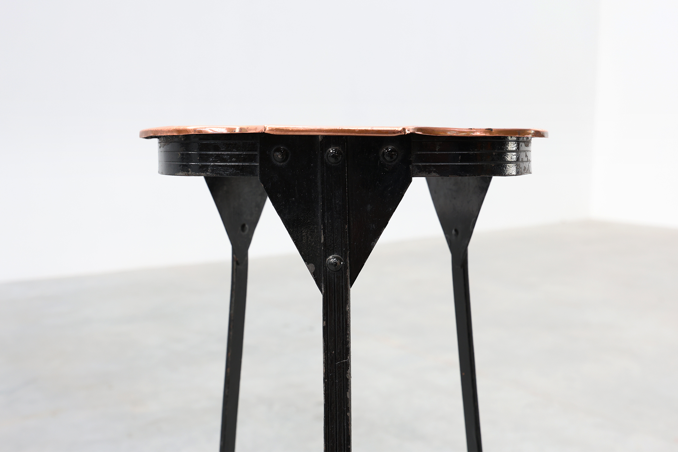 Art Nouveau console in metal with copper plate in the style of Bovythumbnail